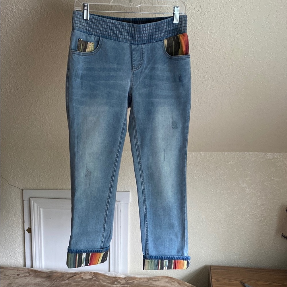 Turquoise Haven women’s size small jeans.